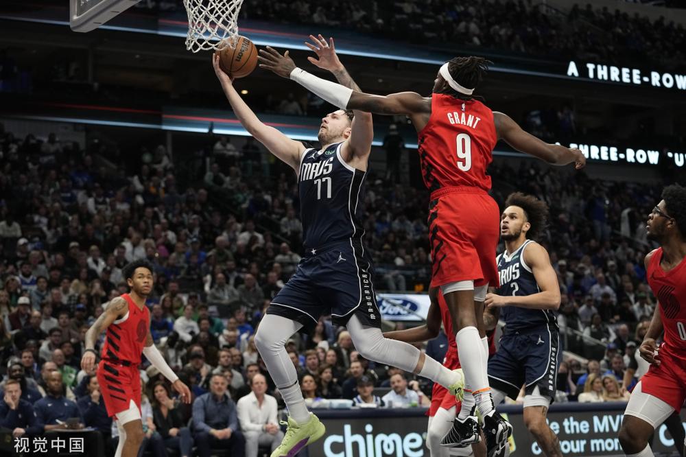 浓眉在内线 浓眉在内线