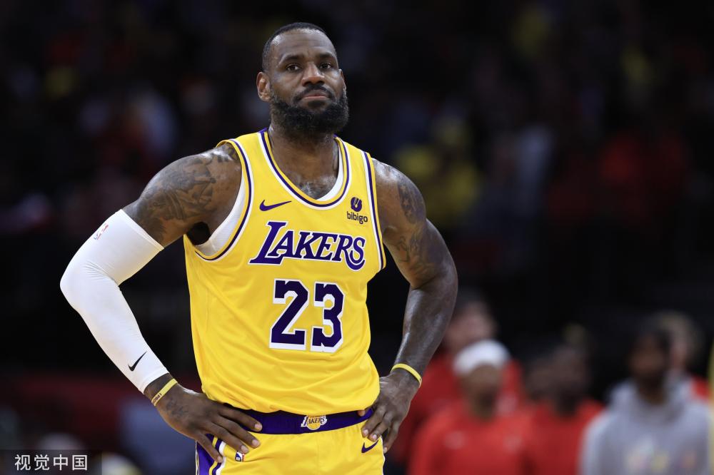 罗马诺：曼联今日继续与莱比锡谈判 塞斯科单独训练等待交易完成