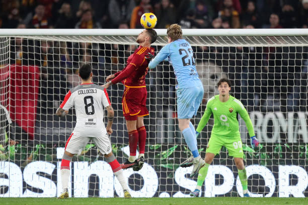 曹赟定：戴伟浚和谢鹏飞不在申花体系里，主教练不需要技术流