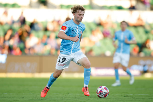 特朗普前儿媳与泰格·伍兹相拥躺吊床，恋情官宣，伊万卡打.