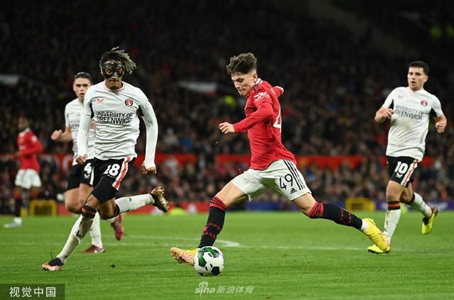 里夫斯重伤!湖人23分惨败火箭,谁是输球罪魁祸首?数据不会说谎(里夫斯伤退!湖人遭火箭23分羞辱,输球该怪谁?数据给出真相)